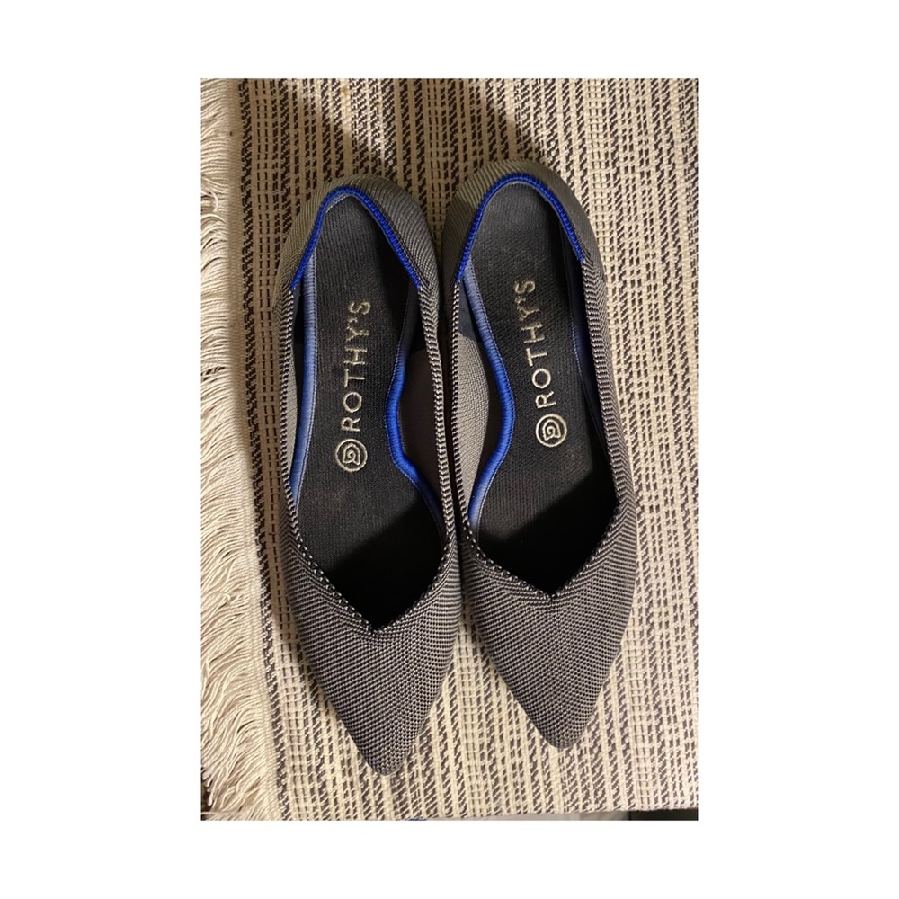 Gray Pointed toe Rothy’s flats